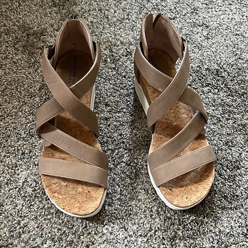 Adrienne Vittadini Sport Sandal size 7 1/2